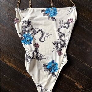 Rue21 White and Blue Graphic Bodysuit